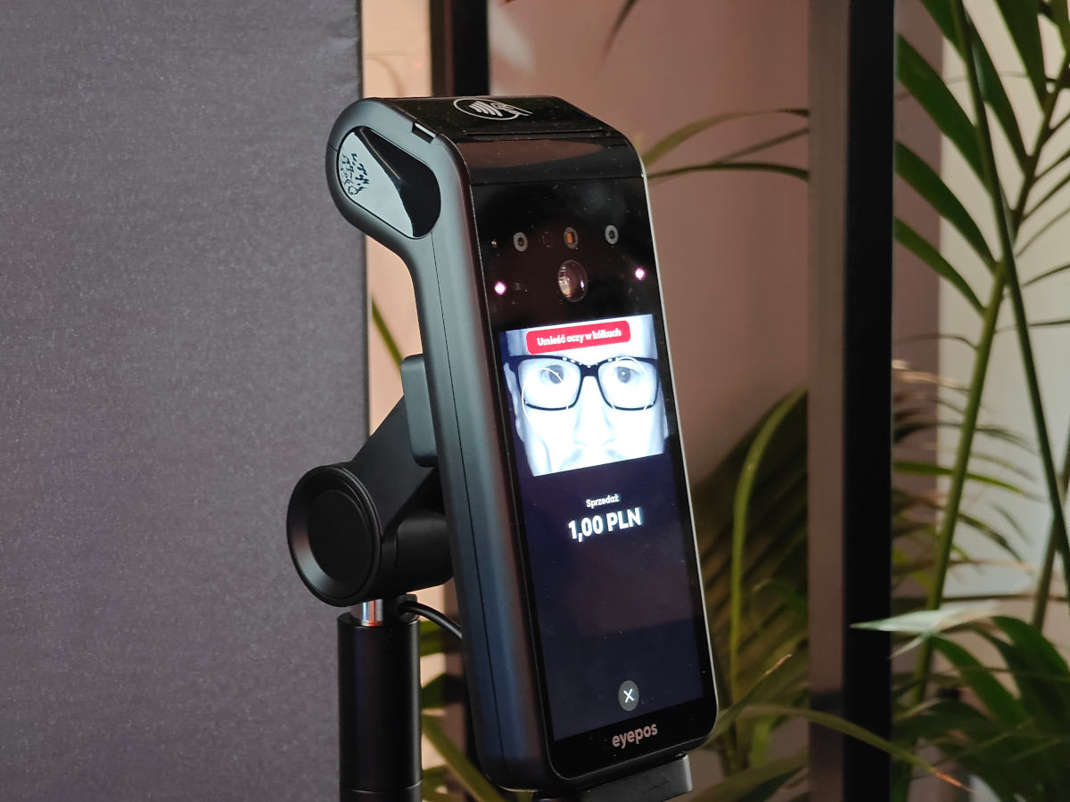 At Empik you can pay with one glance.  PayEye payments pilot begins