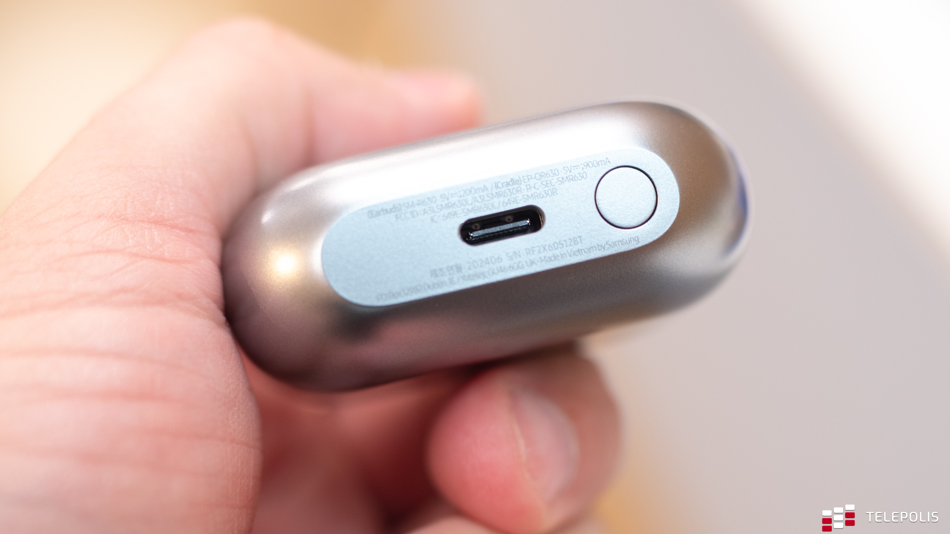 Samsung Galaxy Buds3 Pro - pairing button