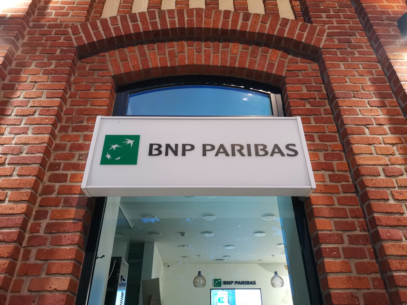 BNP Paribas will pay customers up to PLN 590