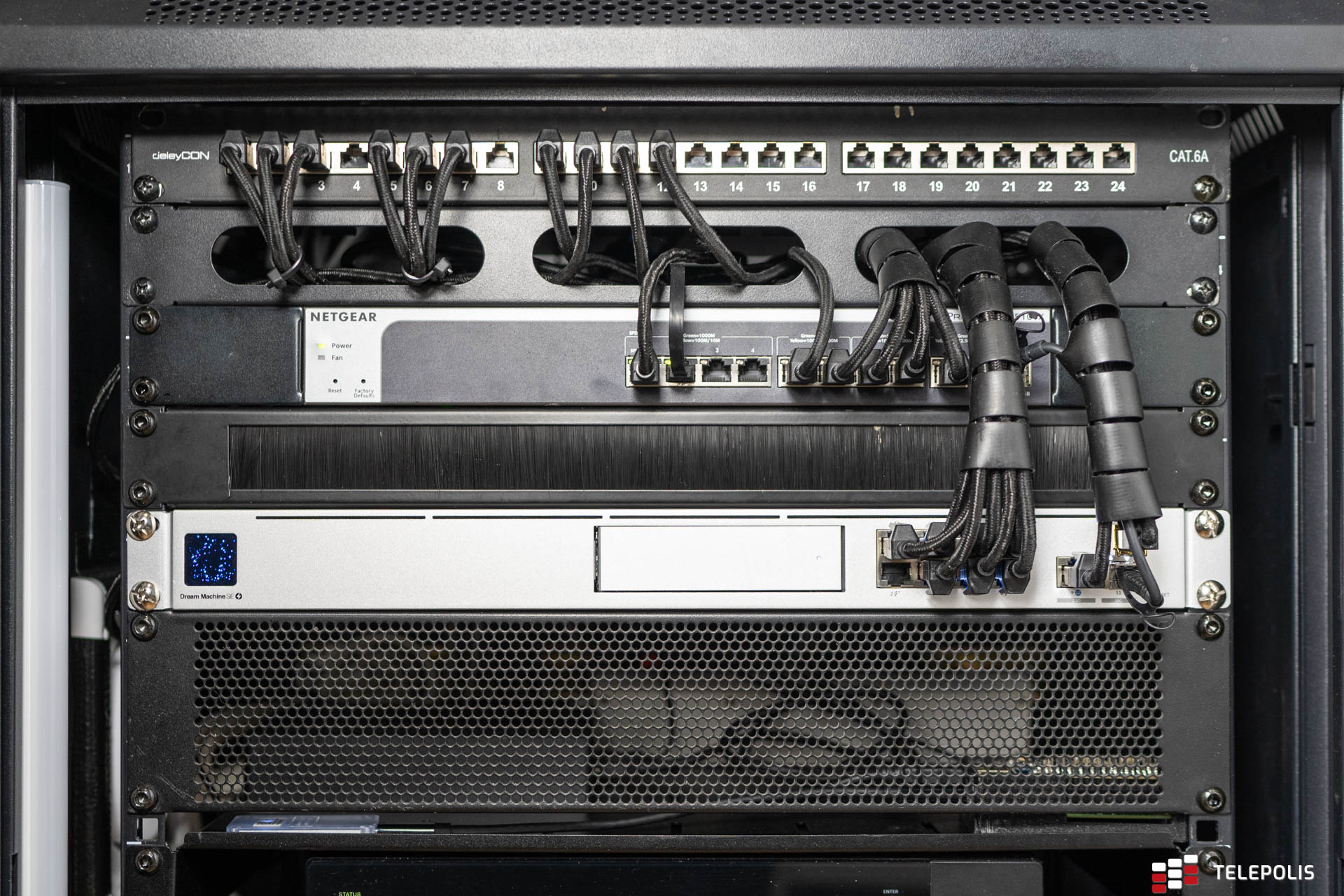 Server cabinet with its own router