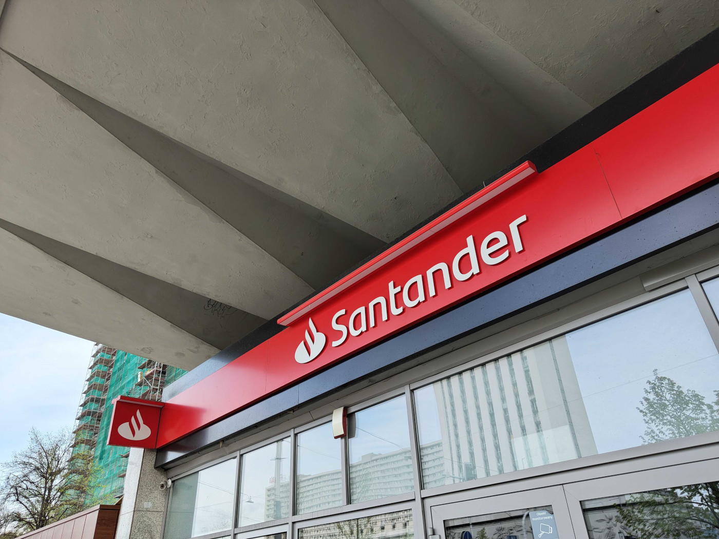Santander Bank issued a warning. Better remember and pass it on