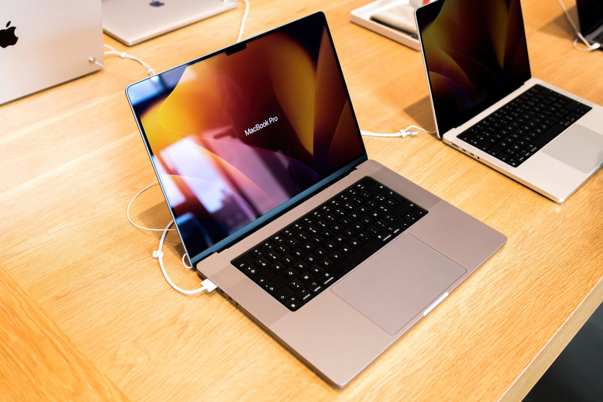 The new MacBook Pro debuted in Russia. As if