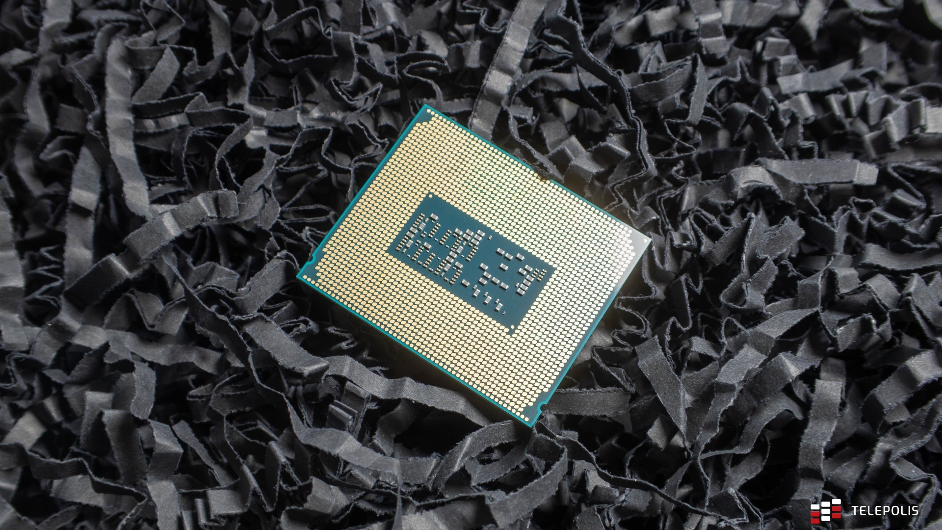 Intel nie chce naśladować AMD. Przynajmniej na razie