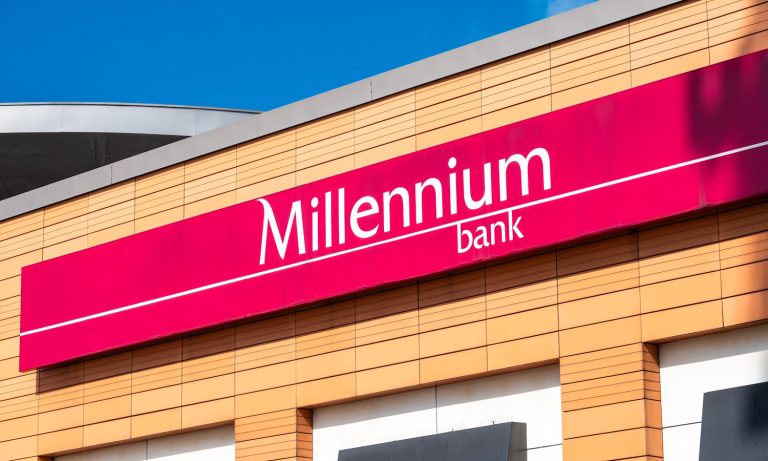 A large bank warns customers. Such apps are a hassle