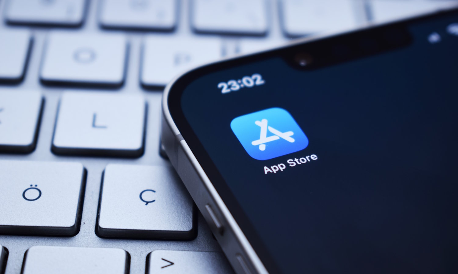 Apple will flood iPhones with ads. The date has been missed