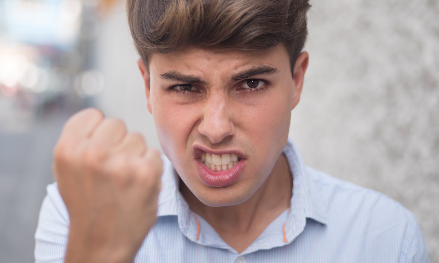 A well-known operator has not mastered the Internet and is threatening me with legal action