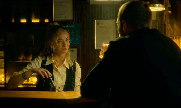 Netflix pulls an ace out of its sleeve. Only 9 episodes, but what good ones