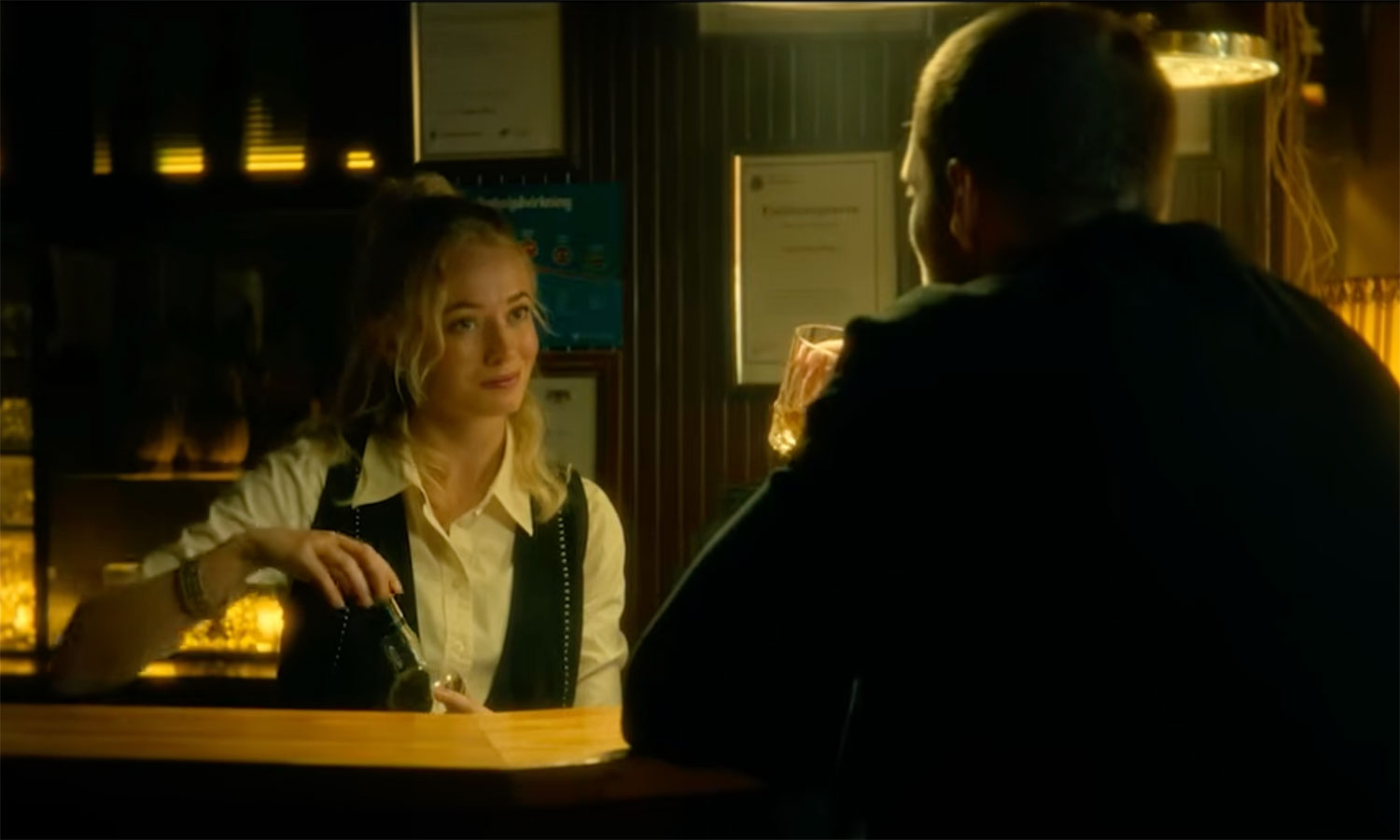 Netflix pulls an ace out of its sleeve. Only 9 episodes, but what good ones