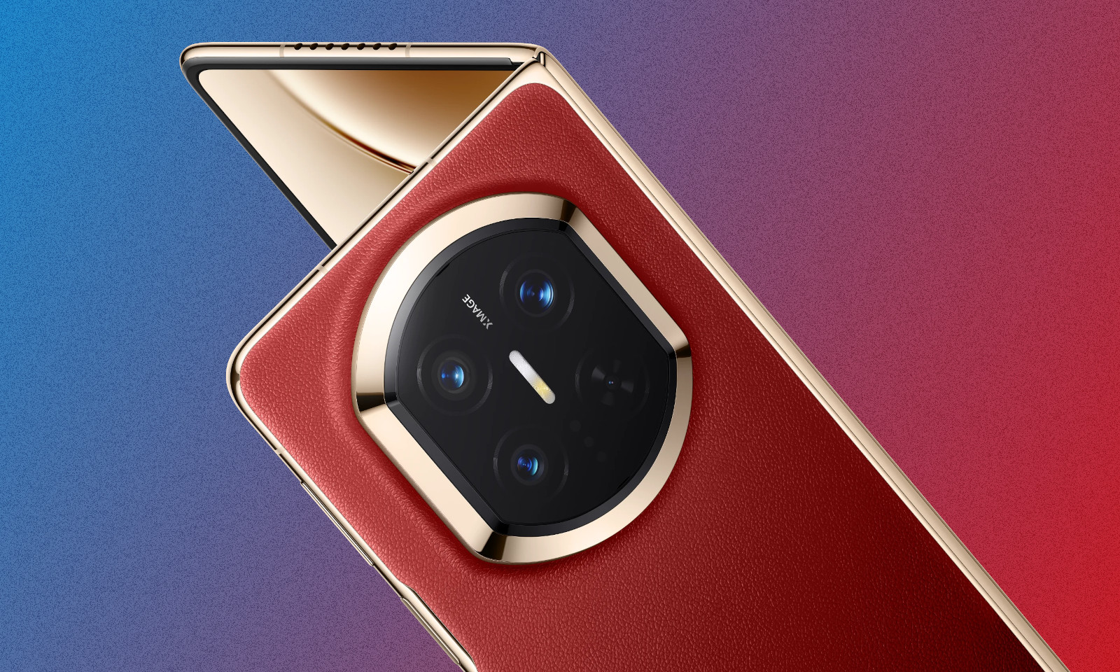 This smartphone positively surprises. At Media Expert you will get a gift for it