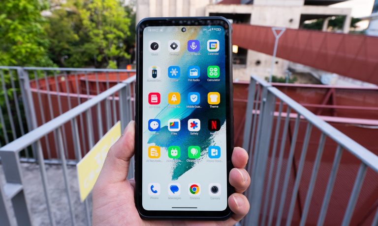 Ulefone surprises with a new armored vehicle. They were similar, but not the same