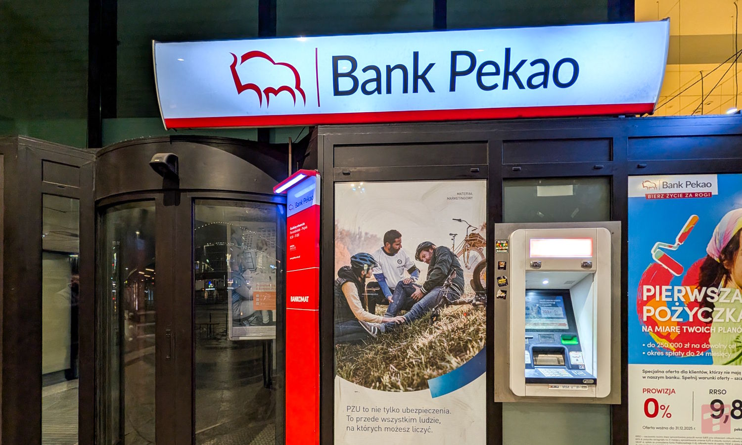 Cash is harder to come by in Poland. Even in the bank you will be treated with pleasure