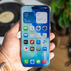 Hundreds of millions of iPhones targeted by a new virus