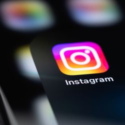 Fake models are to disappear. Instagram is confident