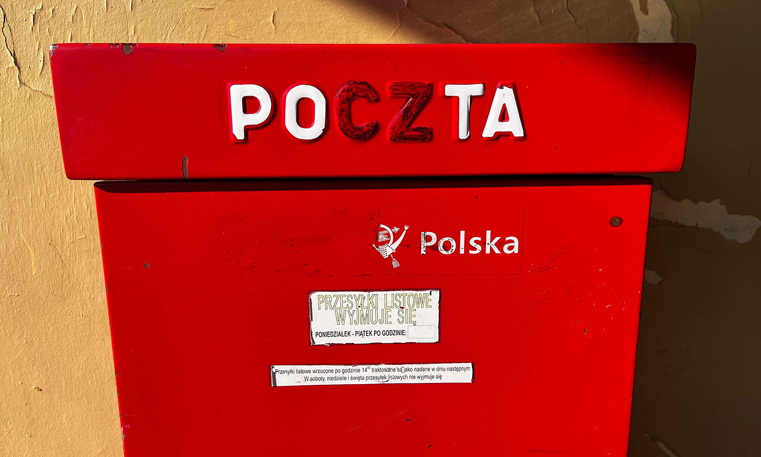Poczta Polska issued an urgent announcement. Customers may not be laughing