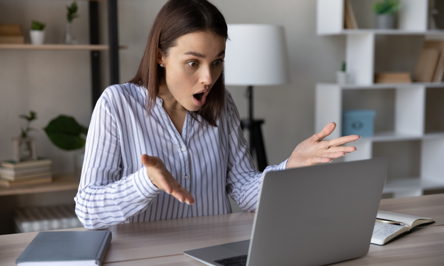 Poles report thousands of scams, and Internet giants ignore them