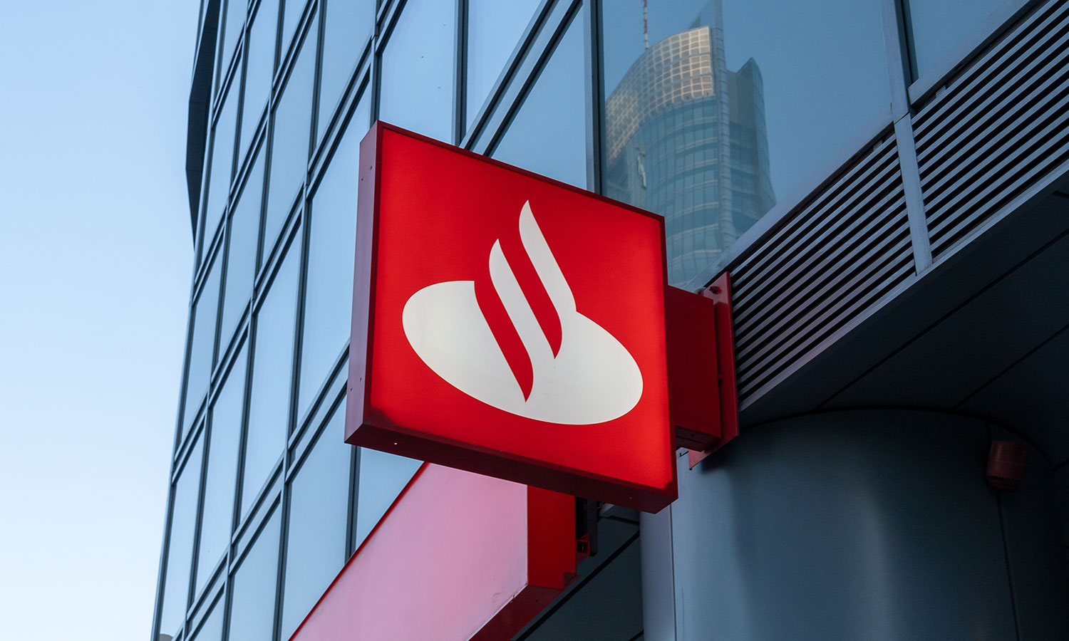 Santander just announced. Break from Friday to Sunday