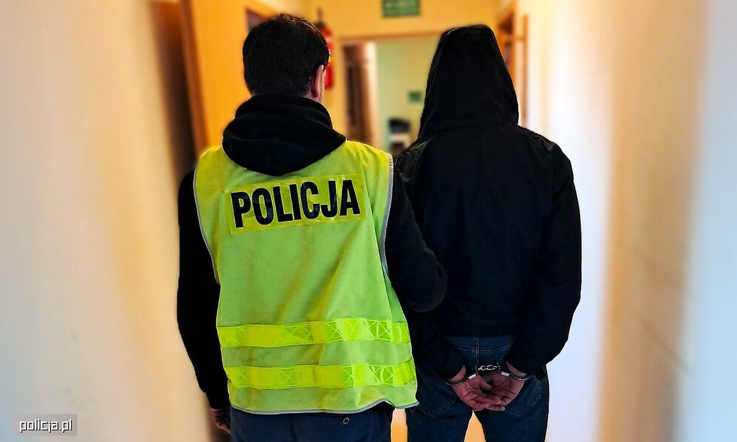 She gave the card to the "courier". She lost PLN 26,000