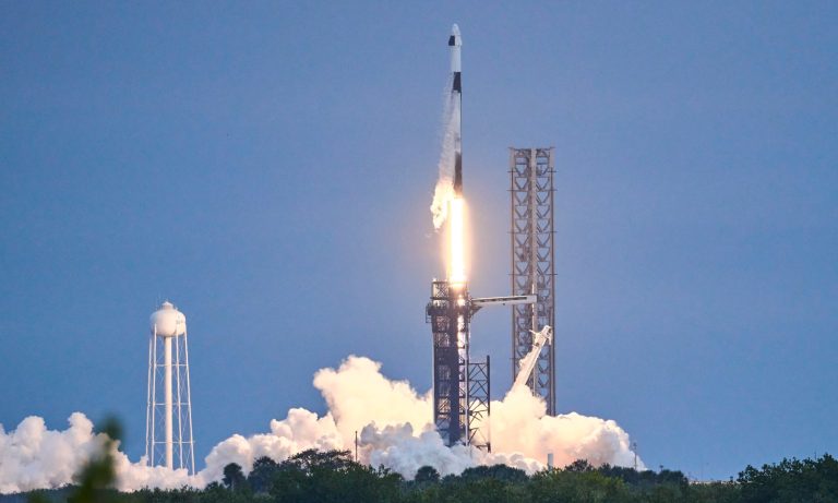 SpaceX breaks its own record. The rocket flew twice in 9 days