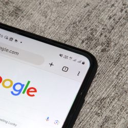 The Google search engine is becoming a fake generator. AI changes the meaning of titles