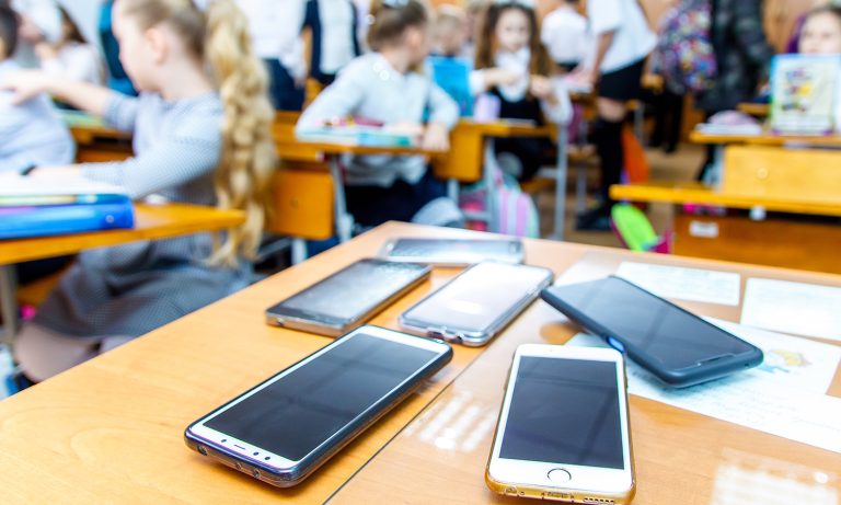 There was supposed to be a ban on phones in kindergartens, but they went a bit too far