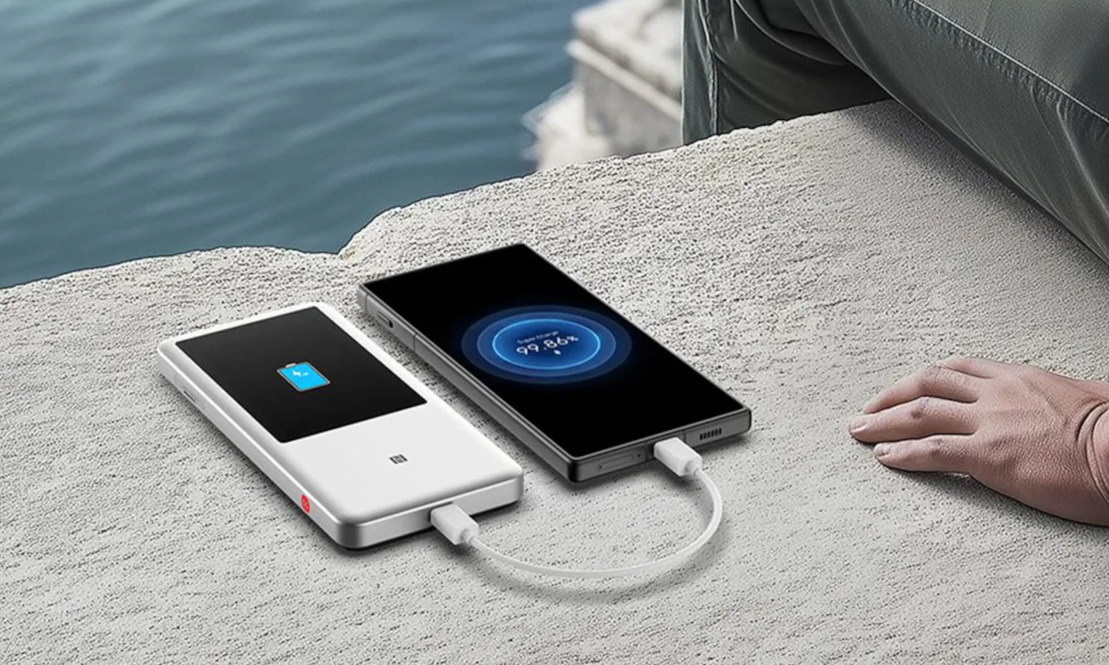 ZTE U60 Pro: this router has 5G and Wi-Fi 7. You can fit it in your pocket