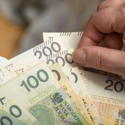See how much money Poles have in banks. The amount is staggering