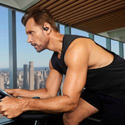 Headphones for athletes. Over PLN 1,000, but they have a function that is hard to find in the competition