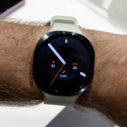 Galaxy Watch9 charges like a turtle? He’s suspicious