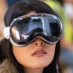 Apple cuts Vision Pro. Siri is also in the crosshairs