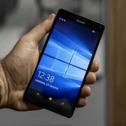 Microsoft had everything to win. He lost smartphones