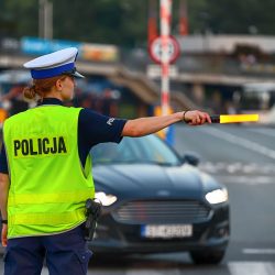 All because of a popular road sign. The driver now has big problems