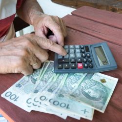 It’s so easy to lose money. The police are sounding the alarm