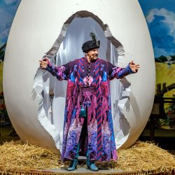 What’s with the big egg? This is just news about the beloved series of Poles