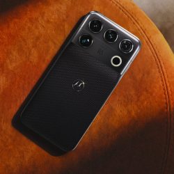 Motorola Signature 27 is a real monster. Top Snapdragon and periscope with 200 Mpix