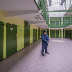 How do telephone calls work in prisons? We checked it