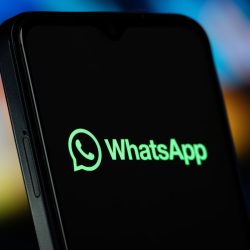 WhatsApp is a threat. Reveals your photos
