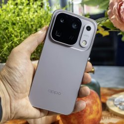 Oppo Find X10 Pro Max in Poland. Three 200 Mpix cameras and a high price