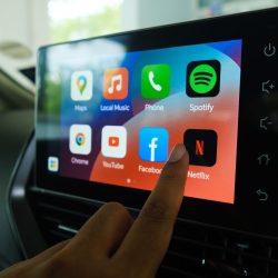 Android Auto is going crazy. He just blows his mind